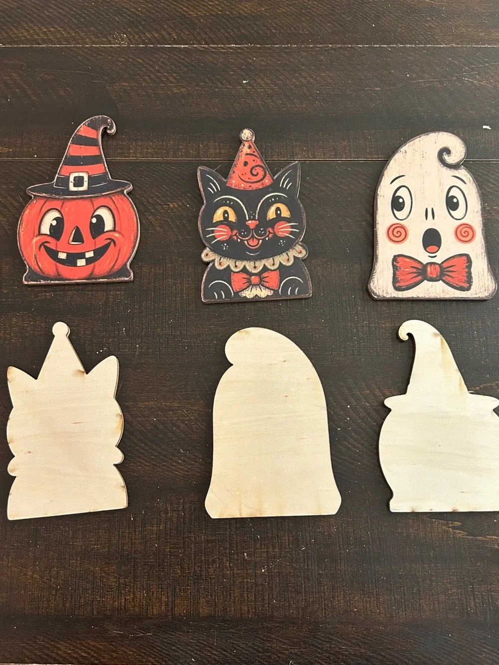 Vintage Wooden Halloween Tiered Tray Decor .